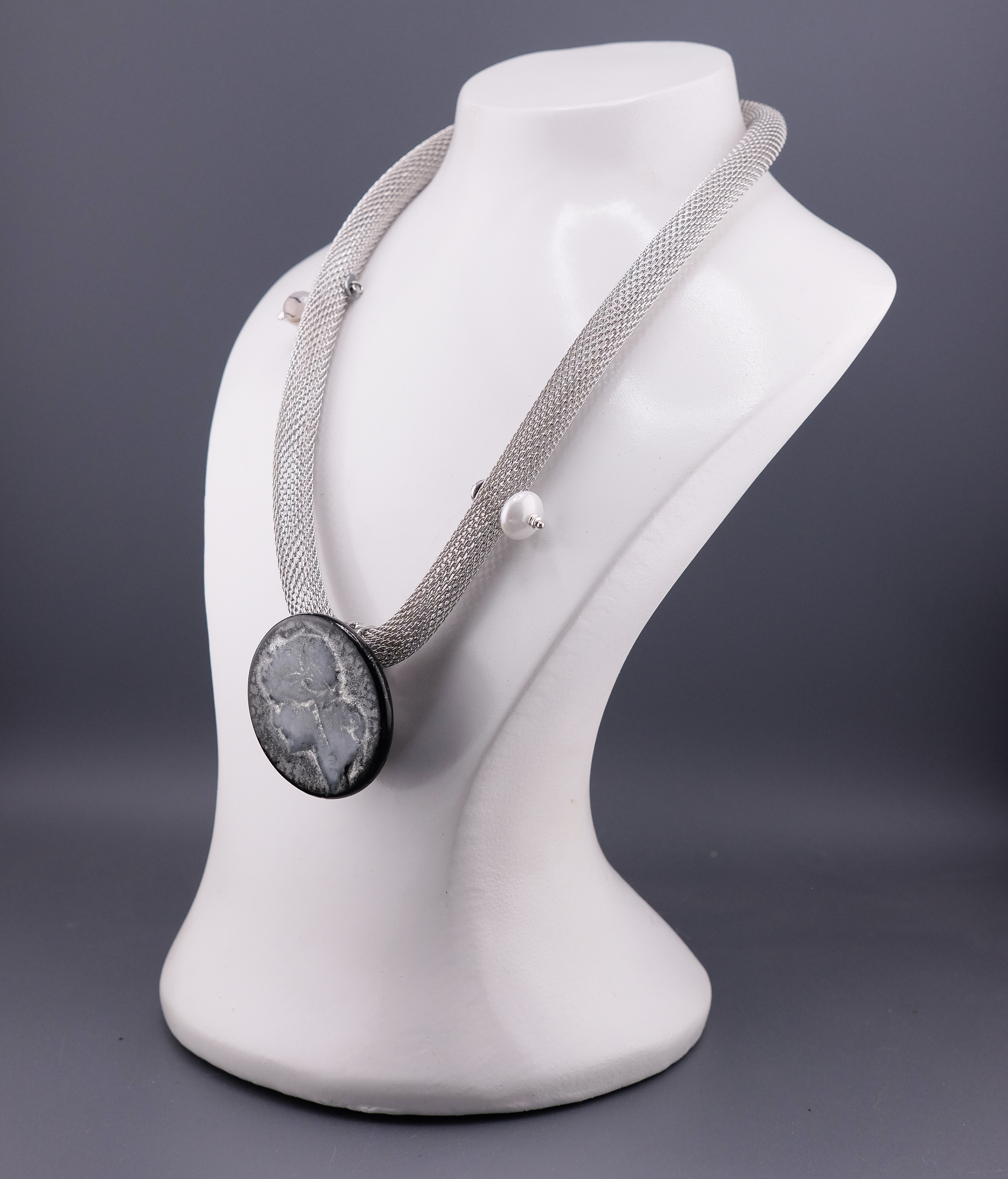 Колье "Королева графит"