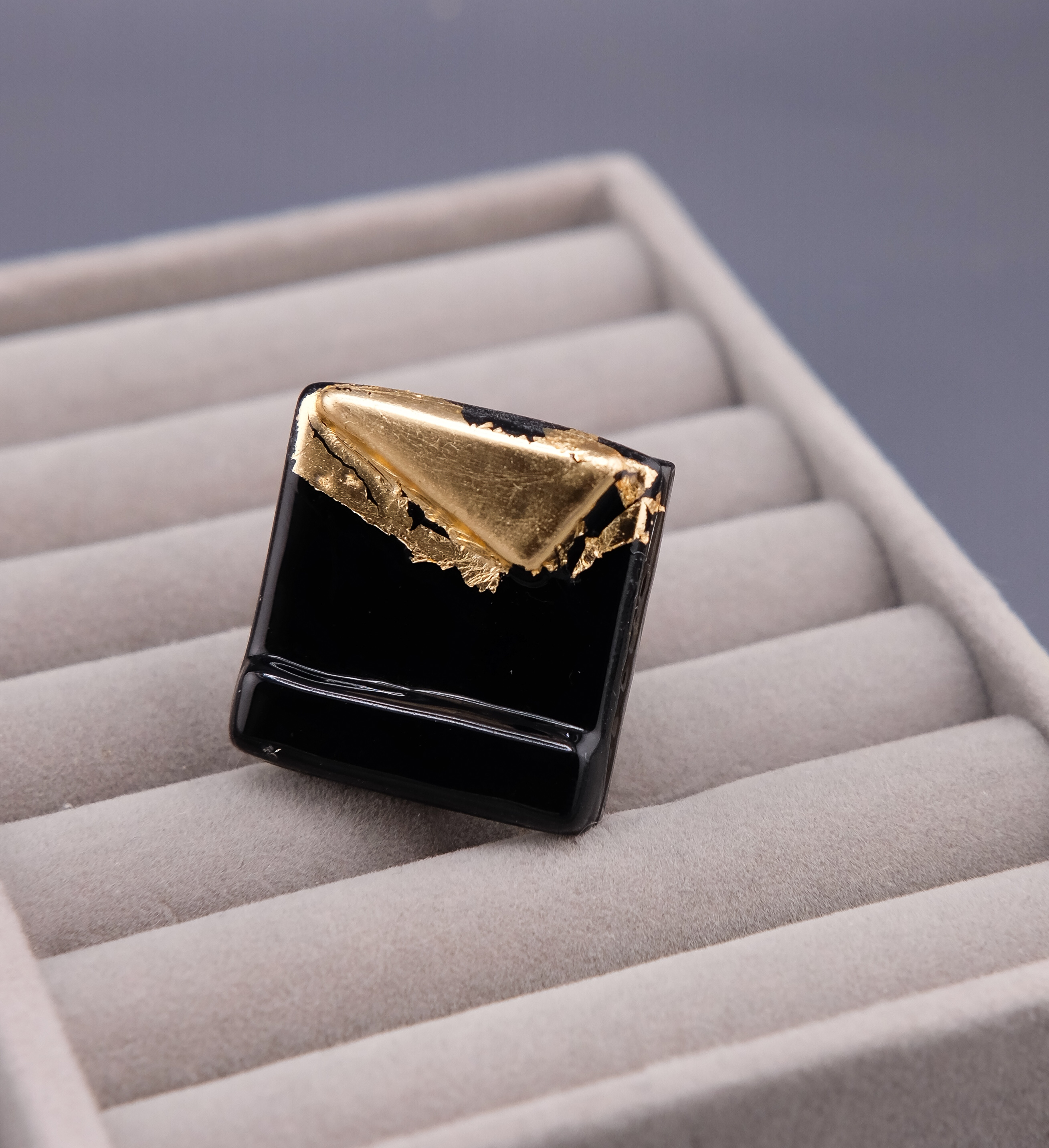 Кольцо квадрат золото