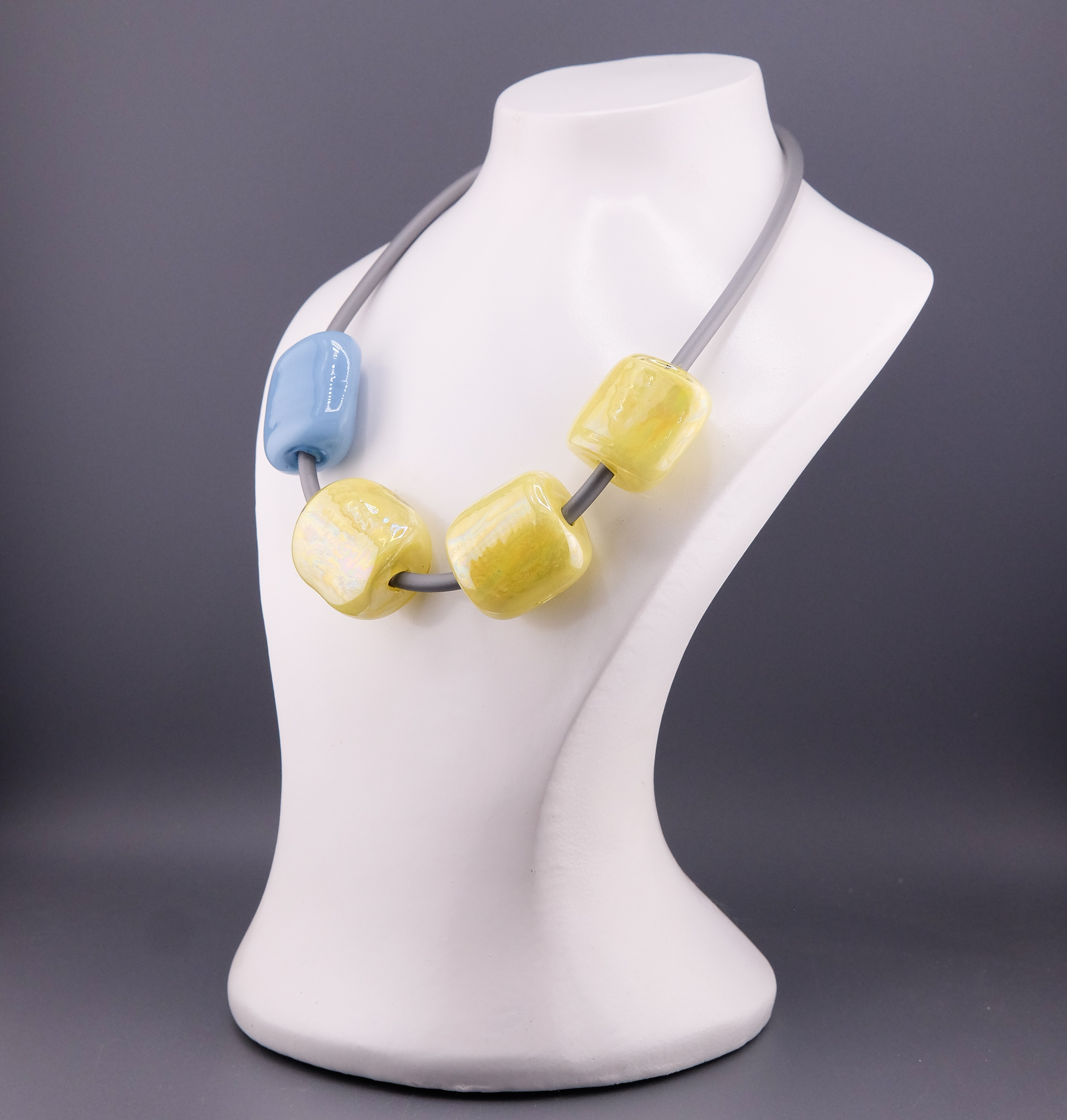 Колье "Kubes color"