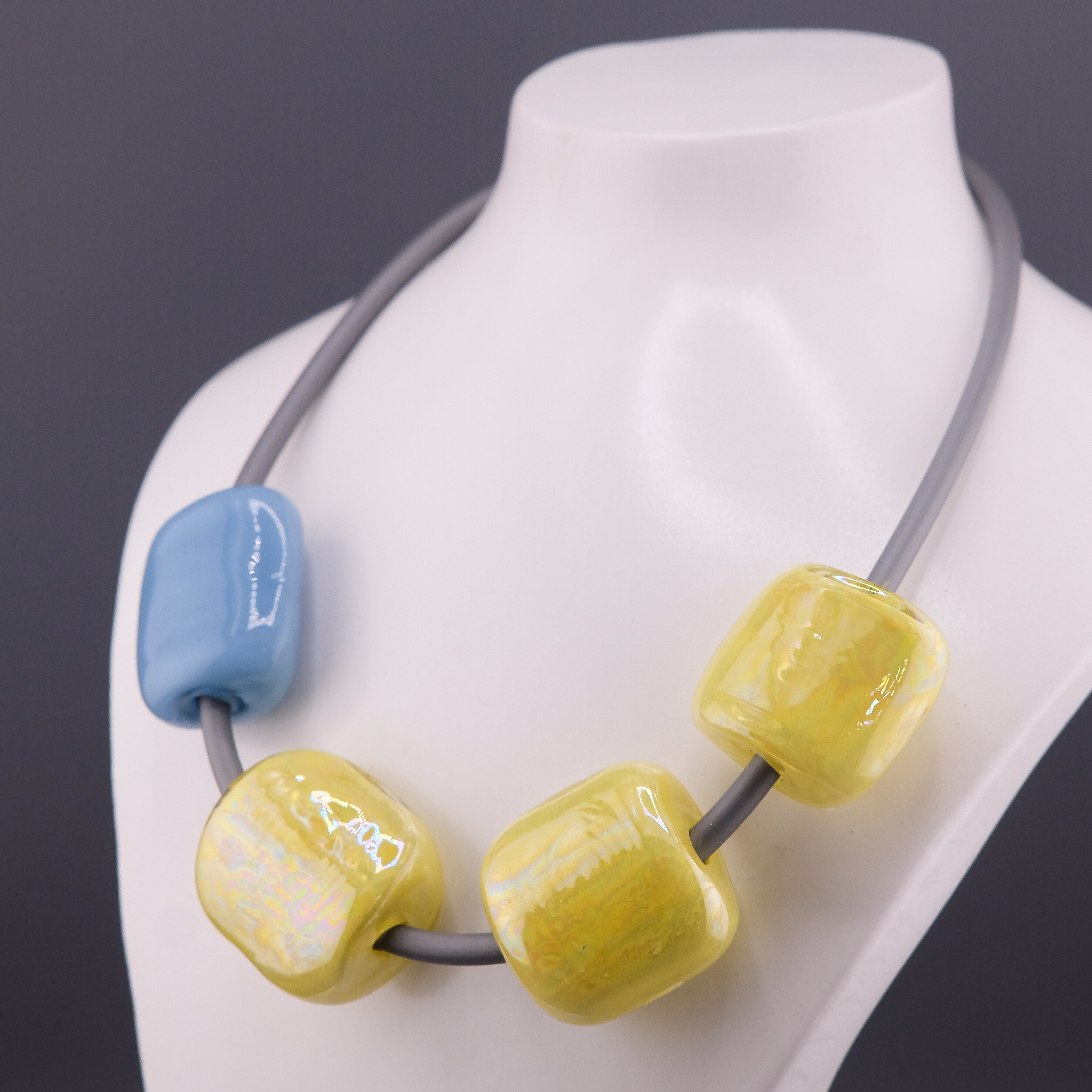 Колье "Kubes color"