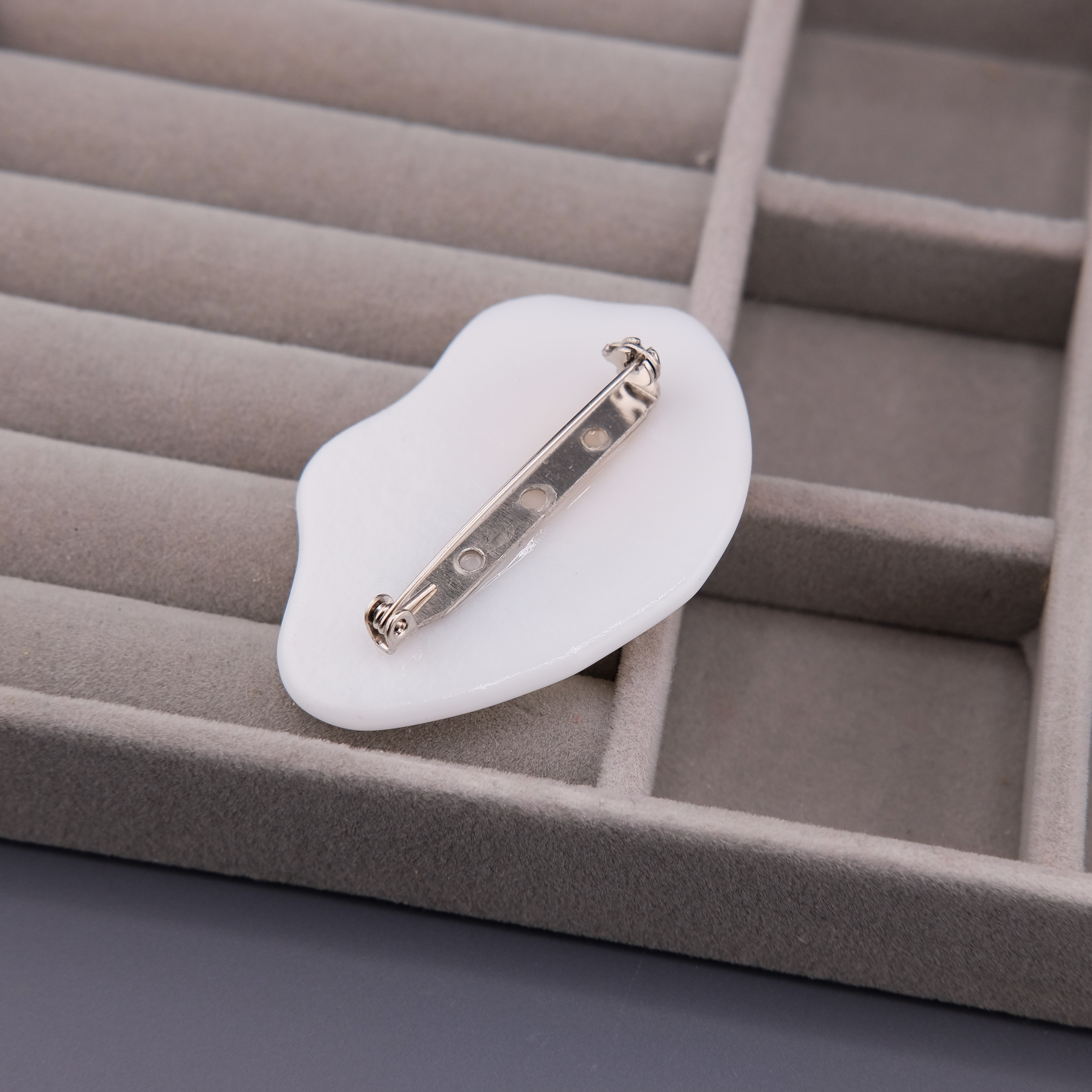 Брошь "Yaichnica"